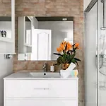 Piso En El Corazon De License Ess00262 דירה